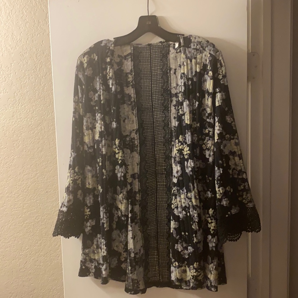 Maurices floral Kimono